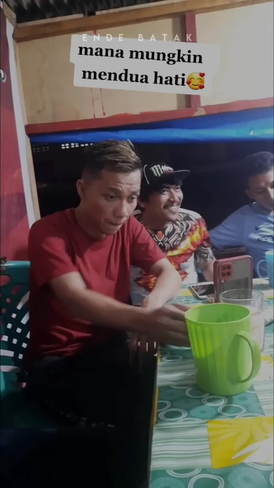 Sopan kali masuk kuping ahkk 👌Keren abg abg ku. Mana Mungkin Mendua Hati (Cover)