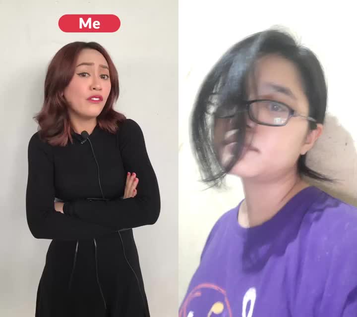 makan seblak ceker ayam