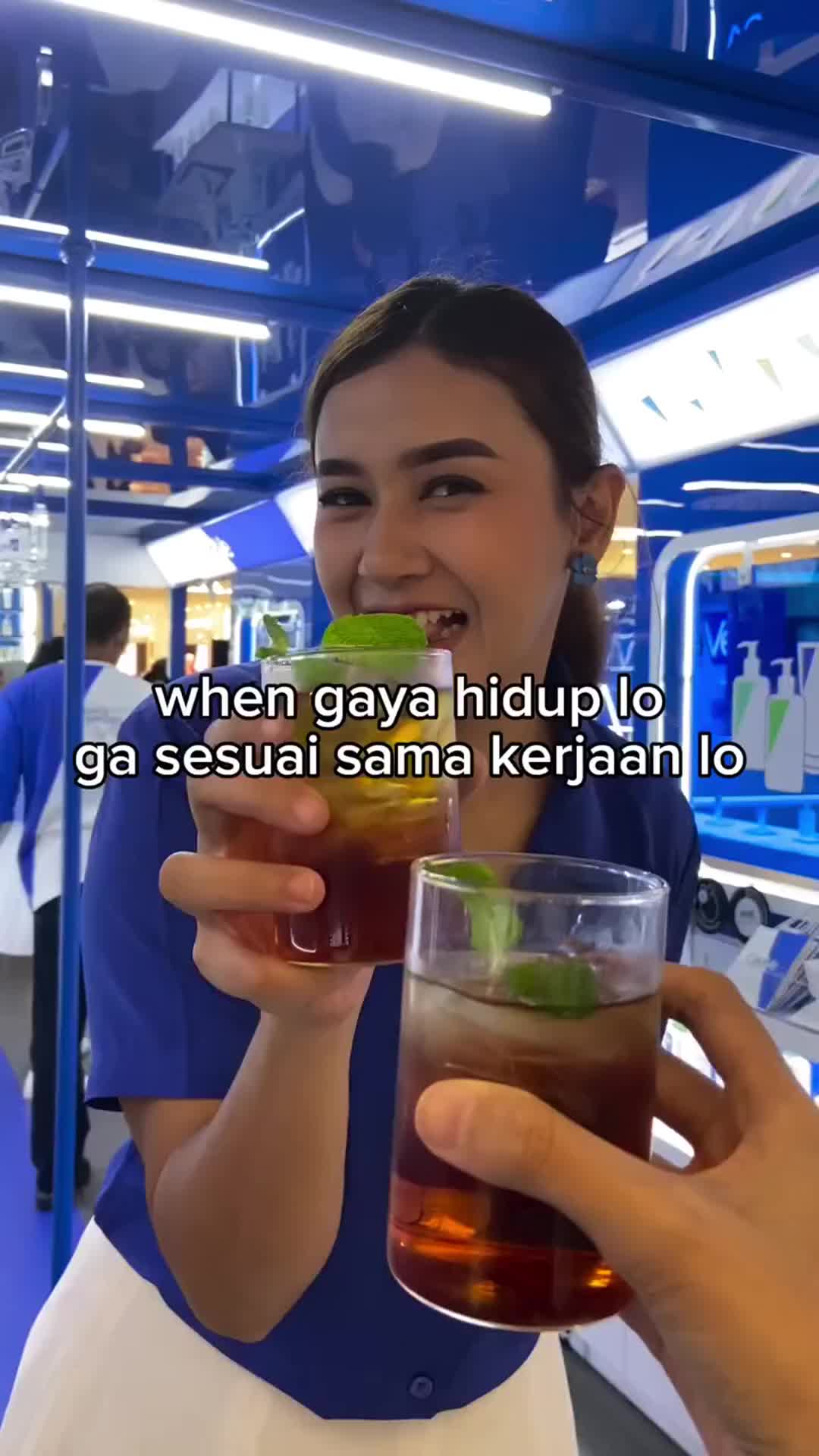 when gaya hidup lo nggak sesuai sama kerjaan lo