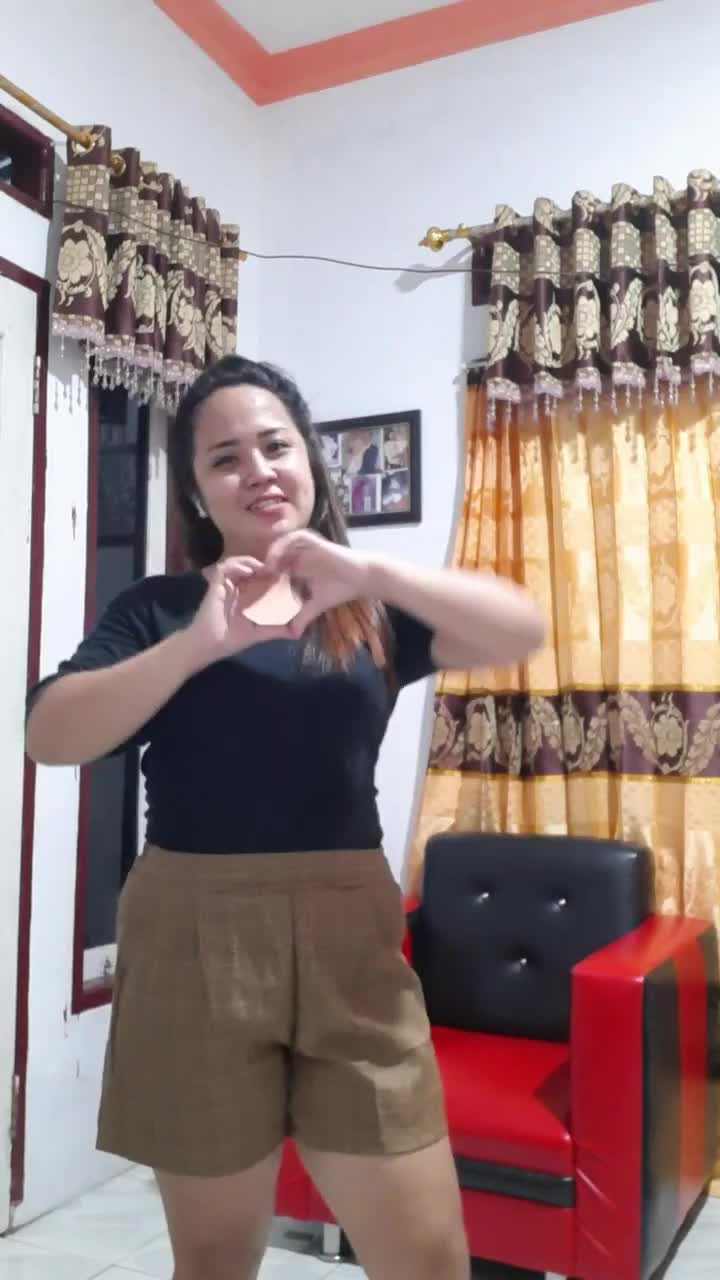 Speeddancewithtiara..kue putu ular berbisa..cintaku luarbiasa..#eeeaaa
