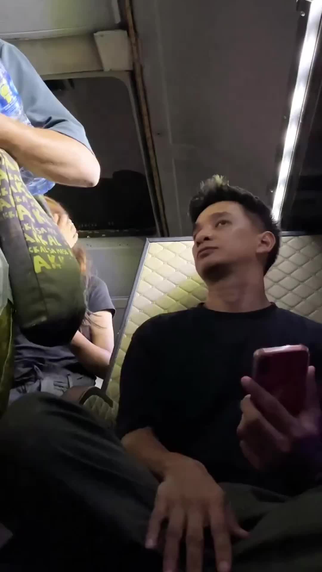 Sleeperbus di Laos - account @rifamulyawan