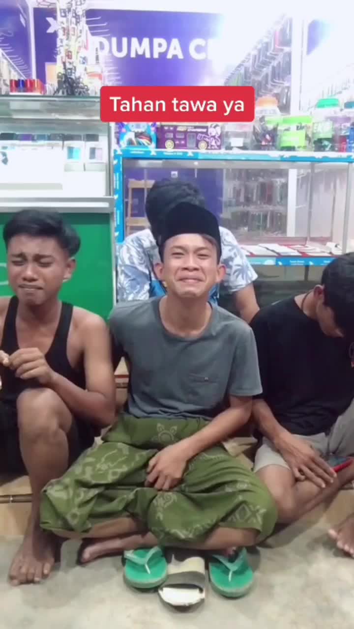 Ketawa Mulu Kalo Udah Satu Tongkrongan