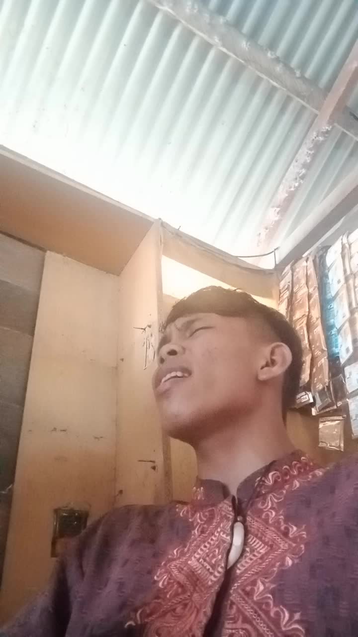 Buih jadi permadani Cover Wahyu. Wahyu. umur 18.  Sulawesi tengah. 