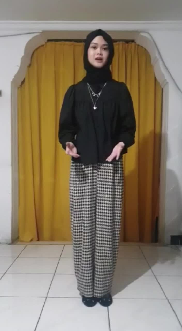 Rizka Elysia _ 18 tahun _  Jakarta