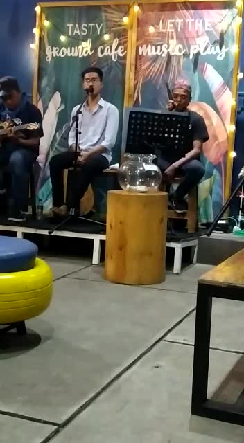 menghapus jejakmu cover bay