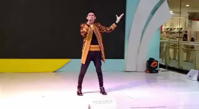 TINBS ROCKI WILLIAMS CILACAP 27 TAHUN LETSHAVE FUN TOGETHER #TINBS