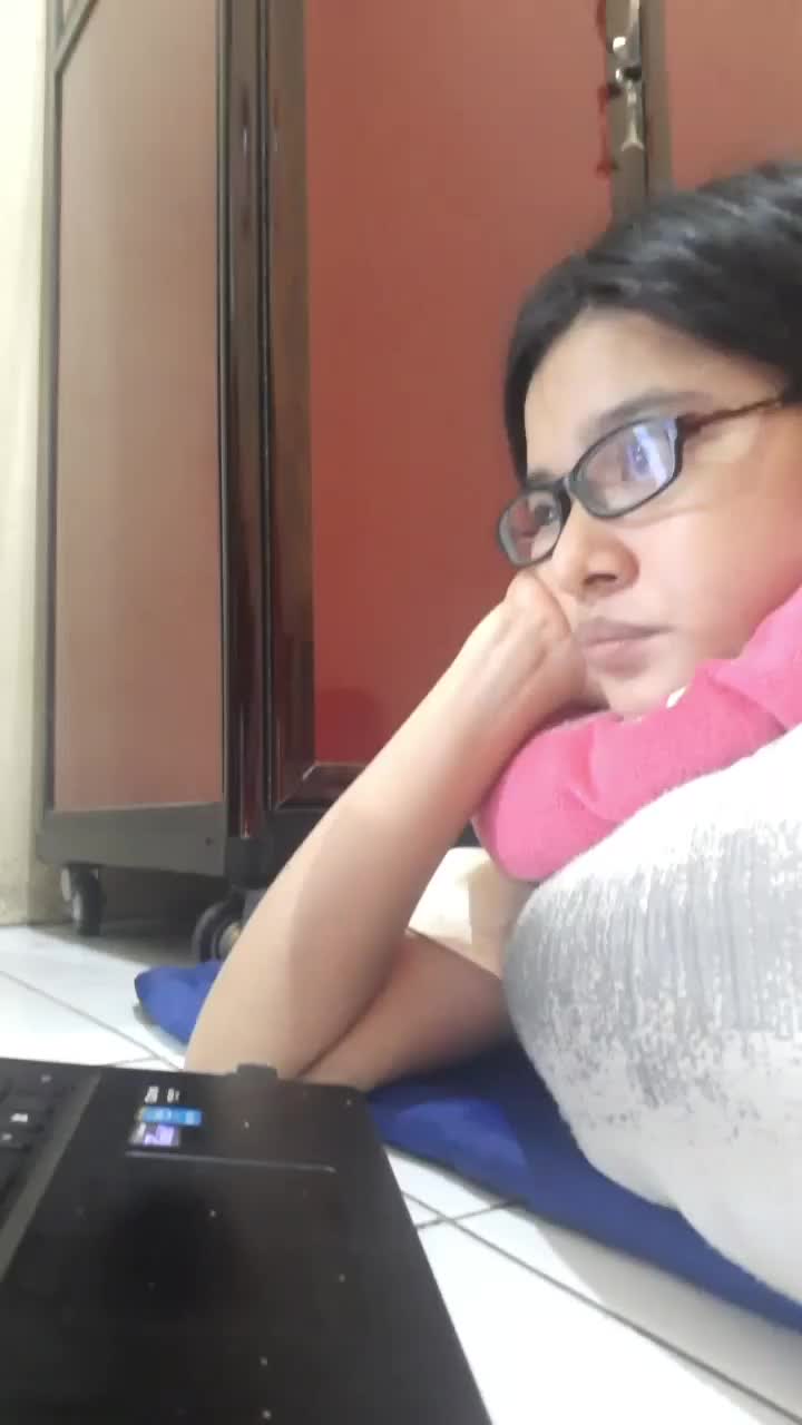 ngintip tetangga debat