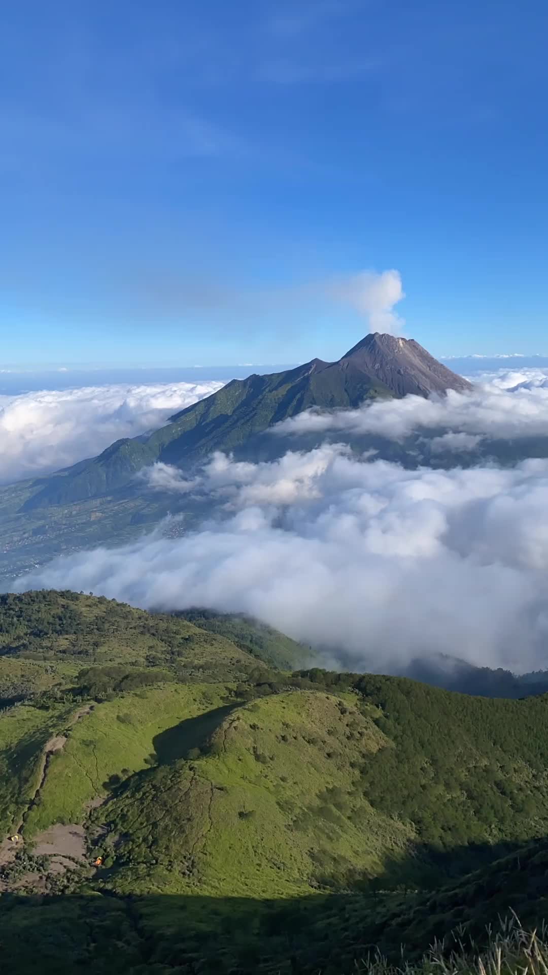 cantik bet dah Merapi kalo diliat dari Merbabu