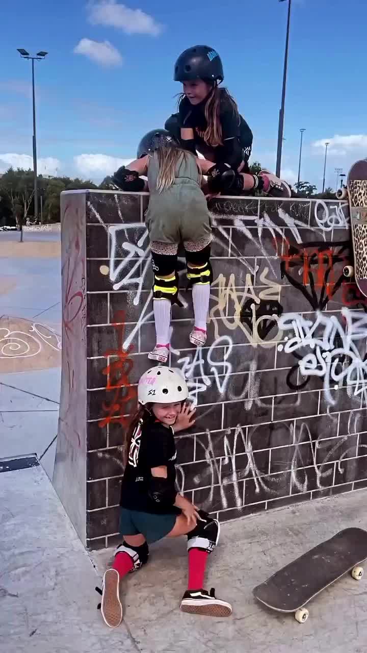 tiga bestie main skateboard