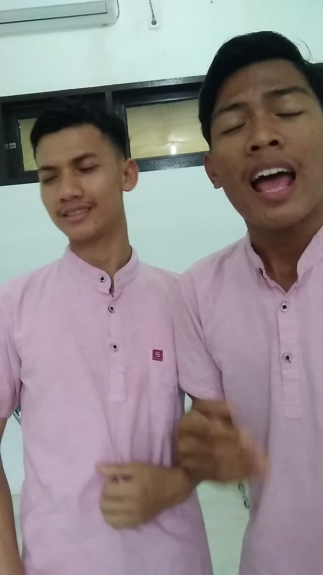 Bismillah semoga Duo Geje asal Sumatra bisa lolos di ajang pencarian bakat Rising star dangdut Indonesia si @OfficialMNCTV.. amin..