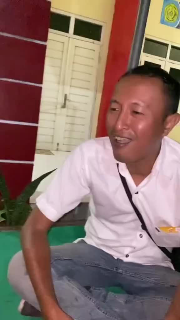 Mau Makan Malah Ngelawak