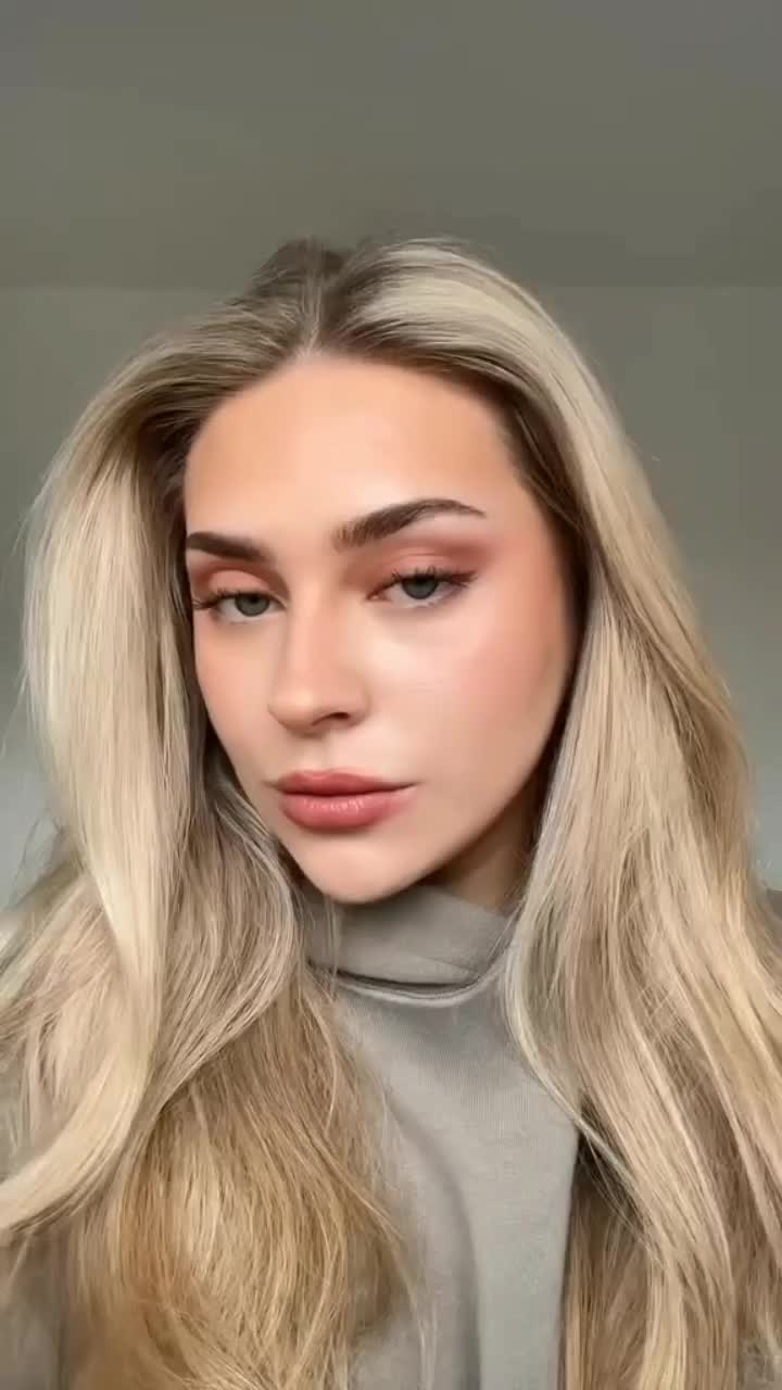 keren yah dari 1 lipstick bisa untuk semua