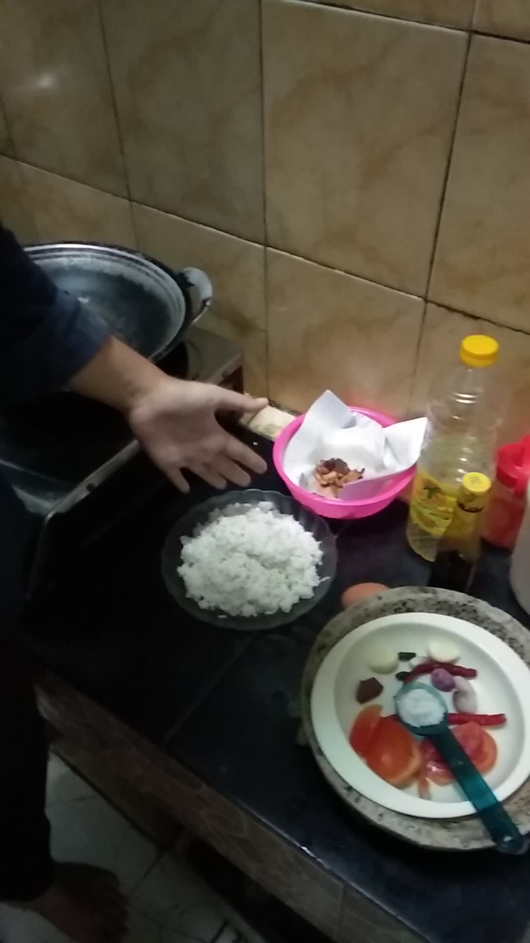 Nama : Istiqomah Irfania, Jakarta Selatan, Nasi Goreng Daun Mengkudu