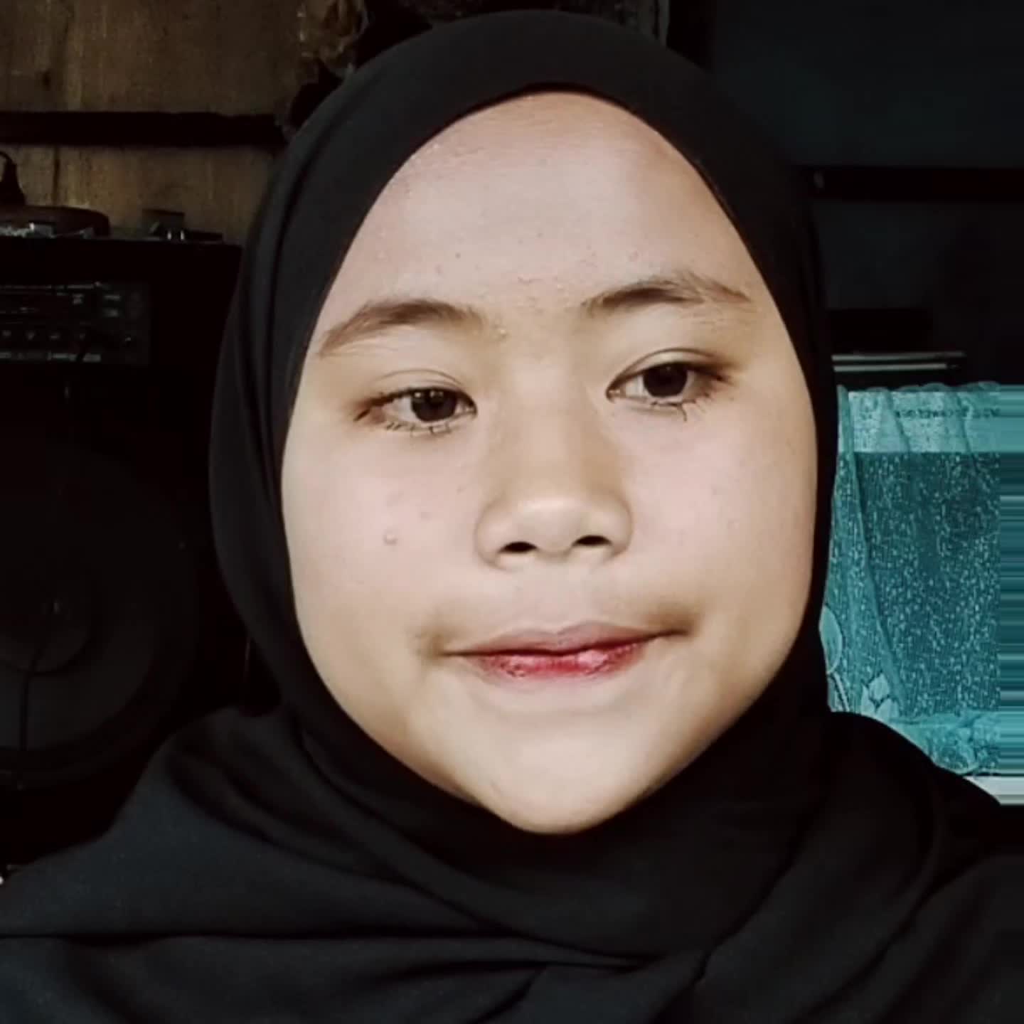 peserta asal bandung jawa barat, penyanyi panggung - lagu si kecil rita sugiarto #OnlienAuditionRisingstarindonesiadangdut