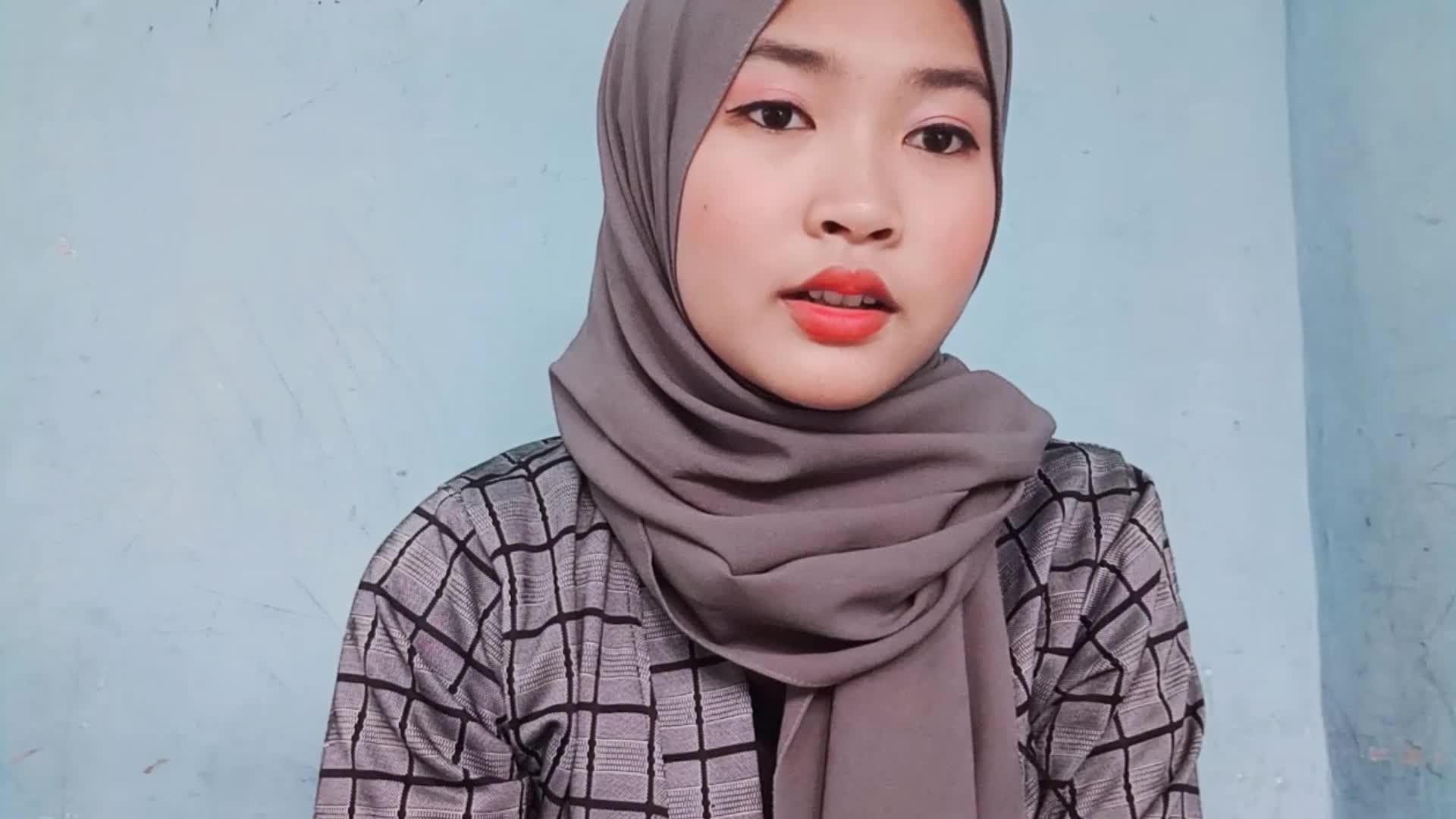 Assalamualaikum warahmatullah wabarakatuh 

Tepangkeun Nami Abdi Lilis Kurniawati_Yuswa 17 Tahun_Asal Bandung selatan_Judul AADINULLANA 