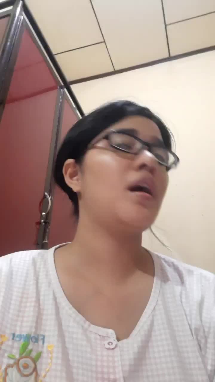 sejak kapan host silet jd centil?