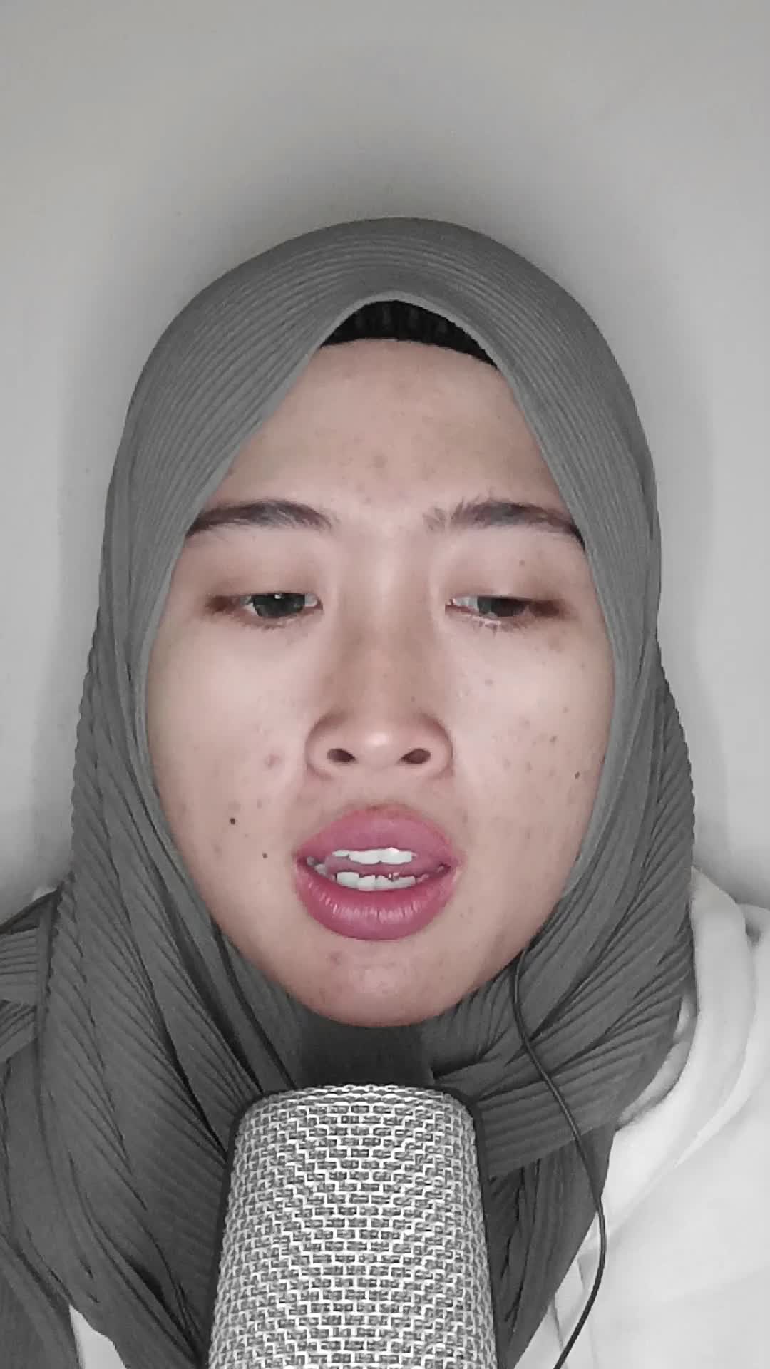 Iya saya tau saya banyak jerawat, tapi saya bangga dengan diriku yang penting usaha perbaiki diri *^O^* [MUNGKIN HARI INI ATAU ESOK HARI]