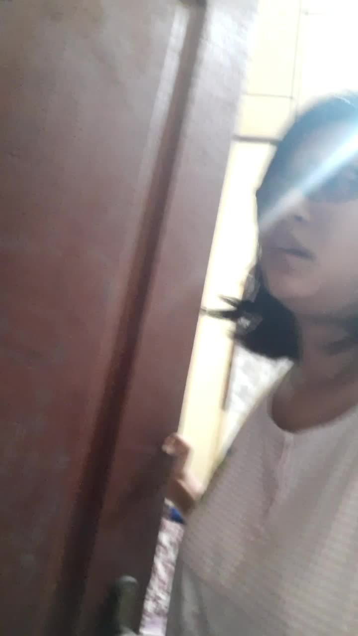 perasaan ga ada tulisan "Zahra dilarang jenguk"