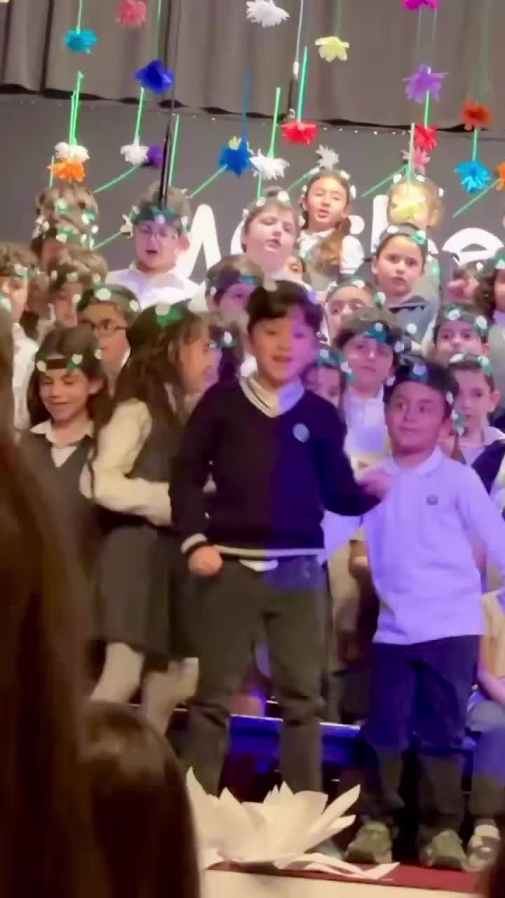 Ketika Lagu Kesukaan Lo Diputer