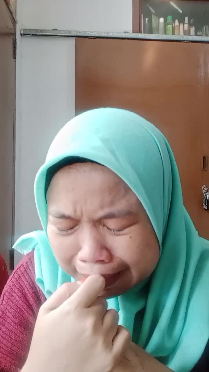 Ika supartika 33thn....challenge mas Pur mba Novita...moga ikut merasa sedih?