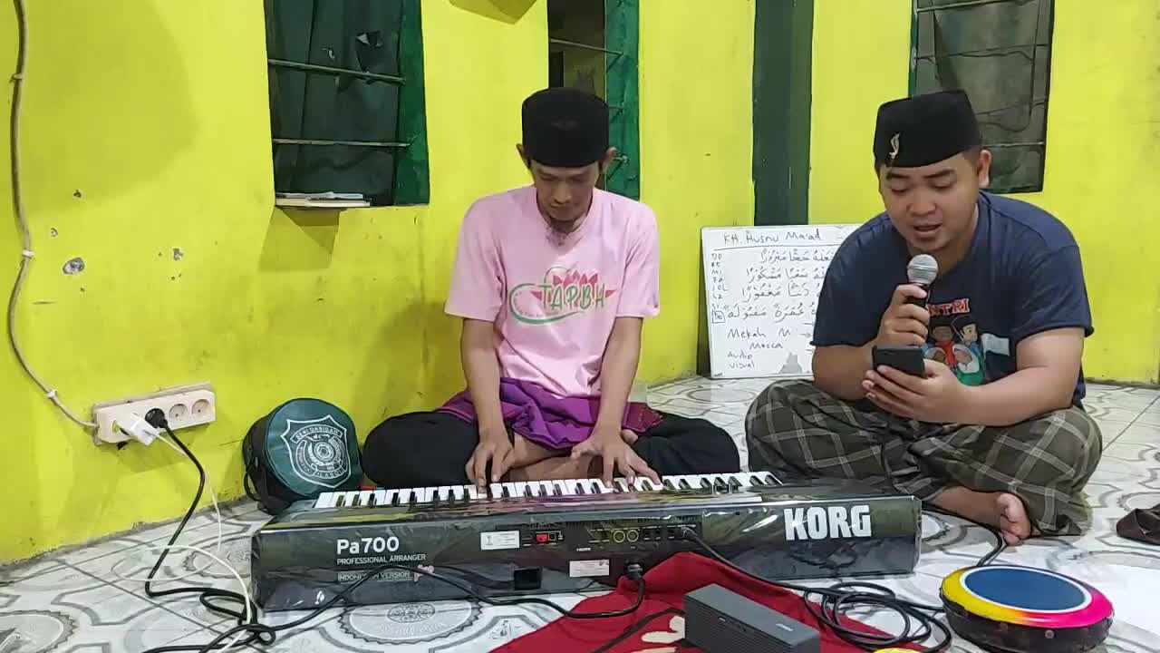 Nama : Aa Roby
Usia : 27 
Domisili : Bogor 
Phon : 085691653665
Motivasi : Bersyiar dgnSyair 
Judul Lagu : Bidadari Surga

#voiceoframadhan
