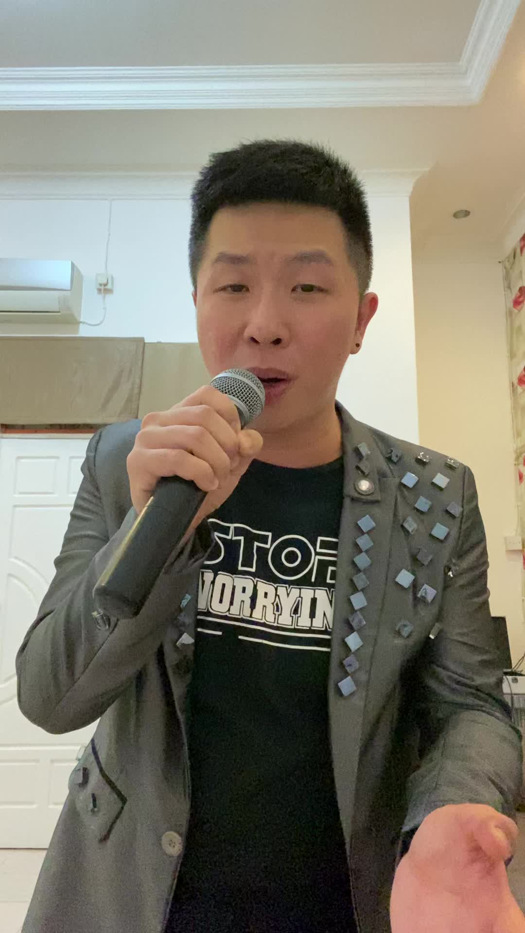 Thomas 33 tahun Kota Palembang Domisili Jakarta #OnlineAuditionRisingStarIndonesiaDangdut 