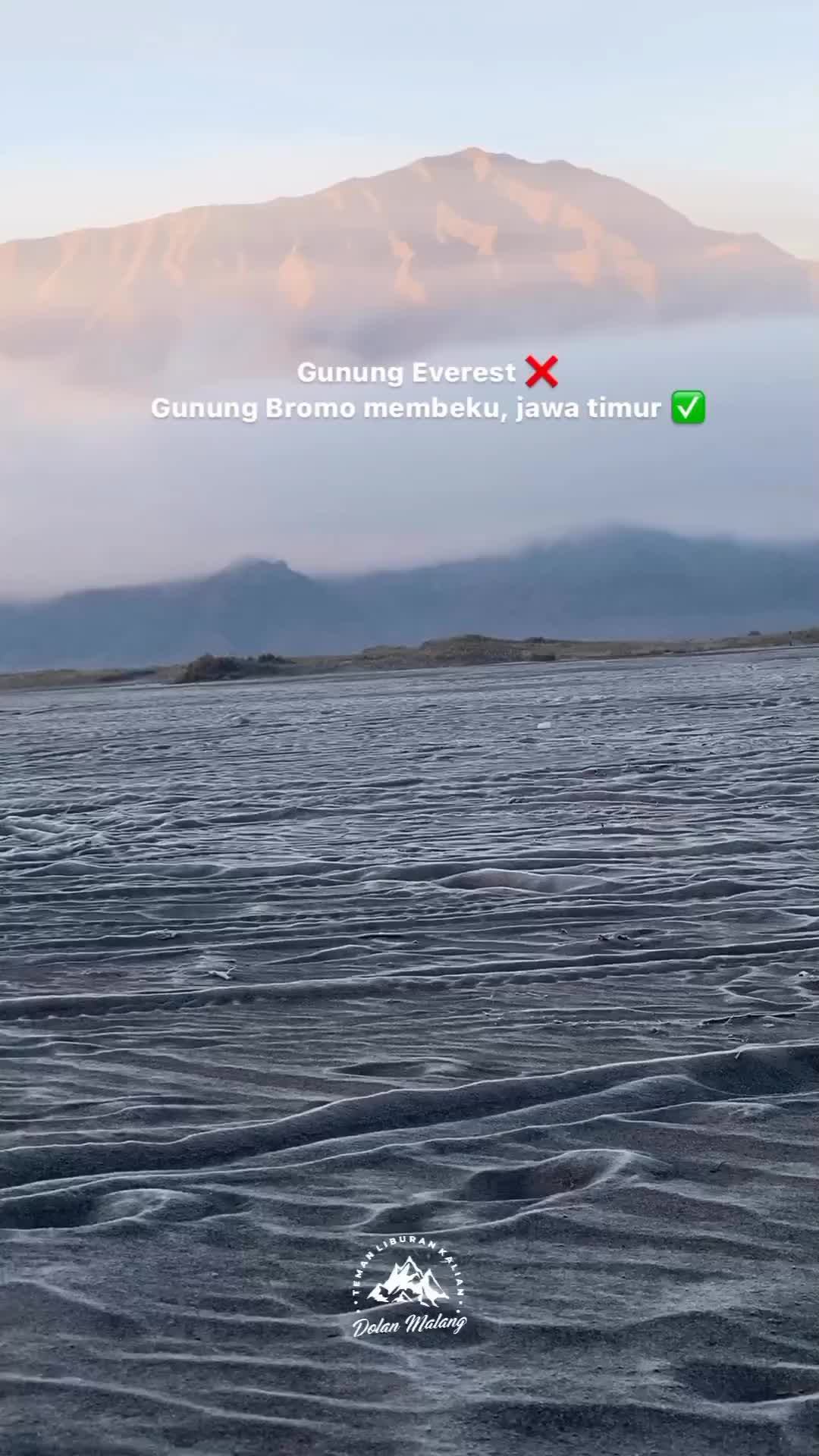 Asli pagi tadi dingin banget Bromo Membeku 