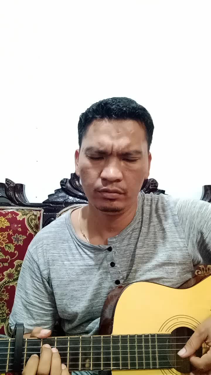 XFI2021 SOLO IWAN PAULUS NAPITUPULU 35 TAHUN MEDAN SUMATERA UTARA SEBERKAS CAHAYA TERANG ( NIKE ARDILLA )