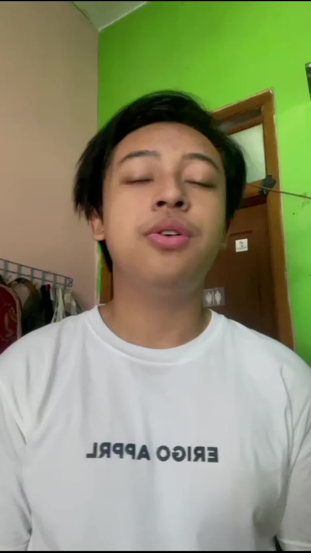 XFI2021 SOLO HARRI MUKTI SAPTA 17 TAHUN BANDUNG LOVELY(BILLIE EILISH,KHALID)