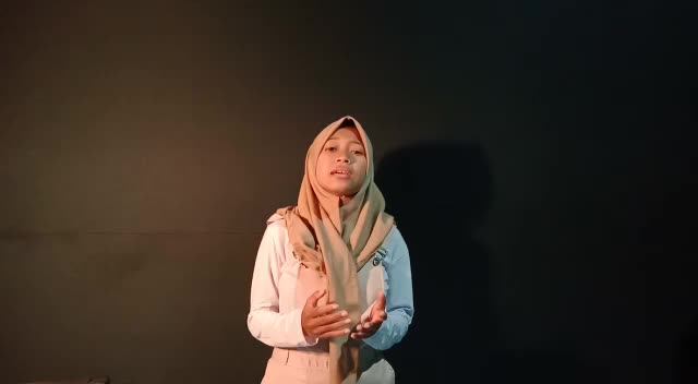 Nama lengkap: Alina Mawarni
Umur : 17 thn
Alamat: jln sumberayu Desa: kedungringin kec. muncar kab. Banyuwangi provinsi Jawa timur.  