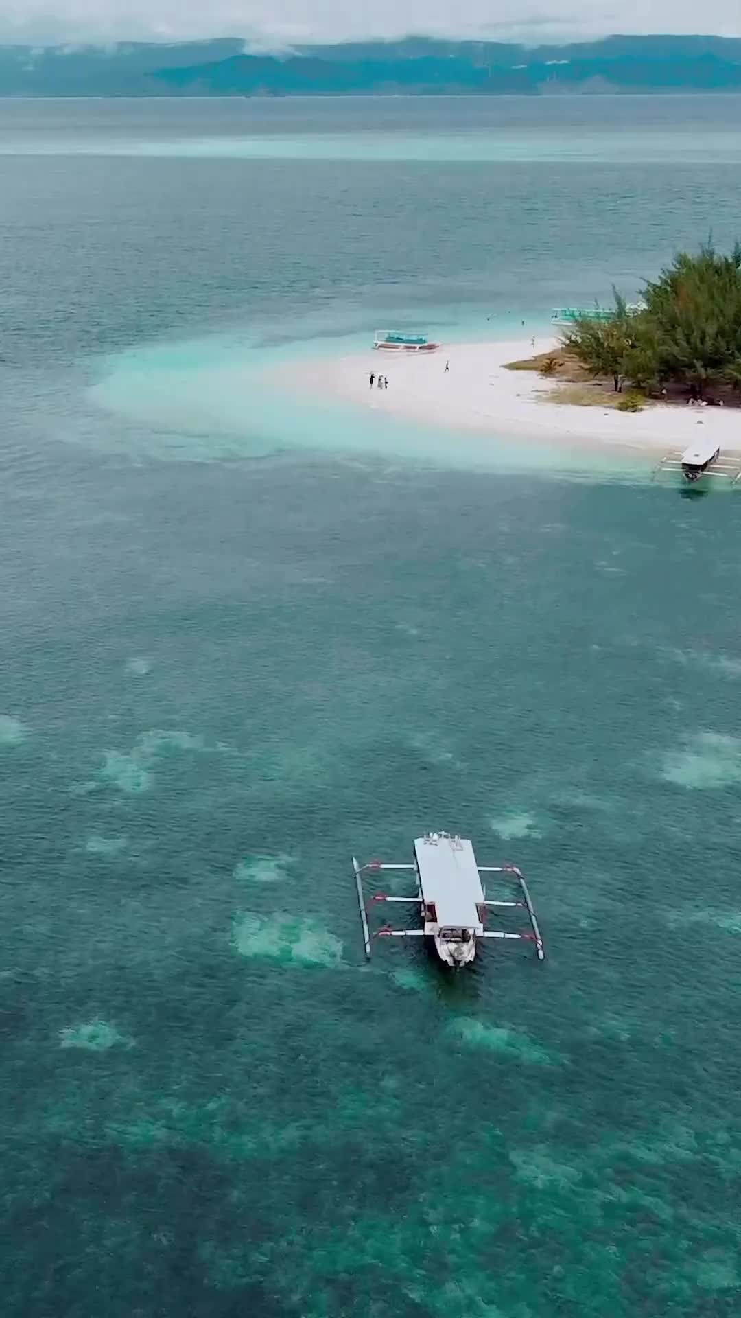 One of hidden paradise in Lombok, Gili Kondo! White sand and clear water captured the secret beauty of Lombok