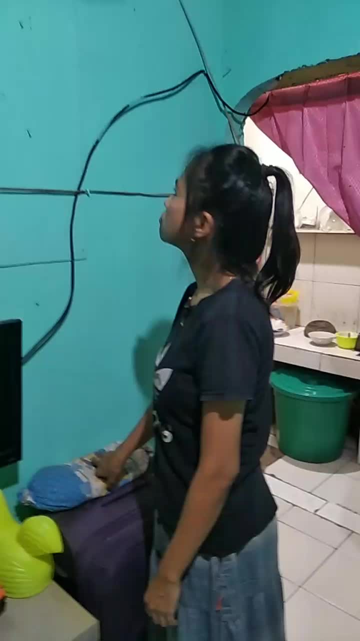 Dede ningrat. 36 tahun. ketika mau gibahin orang