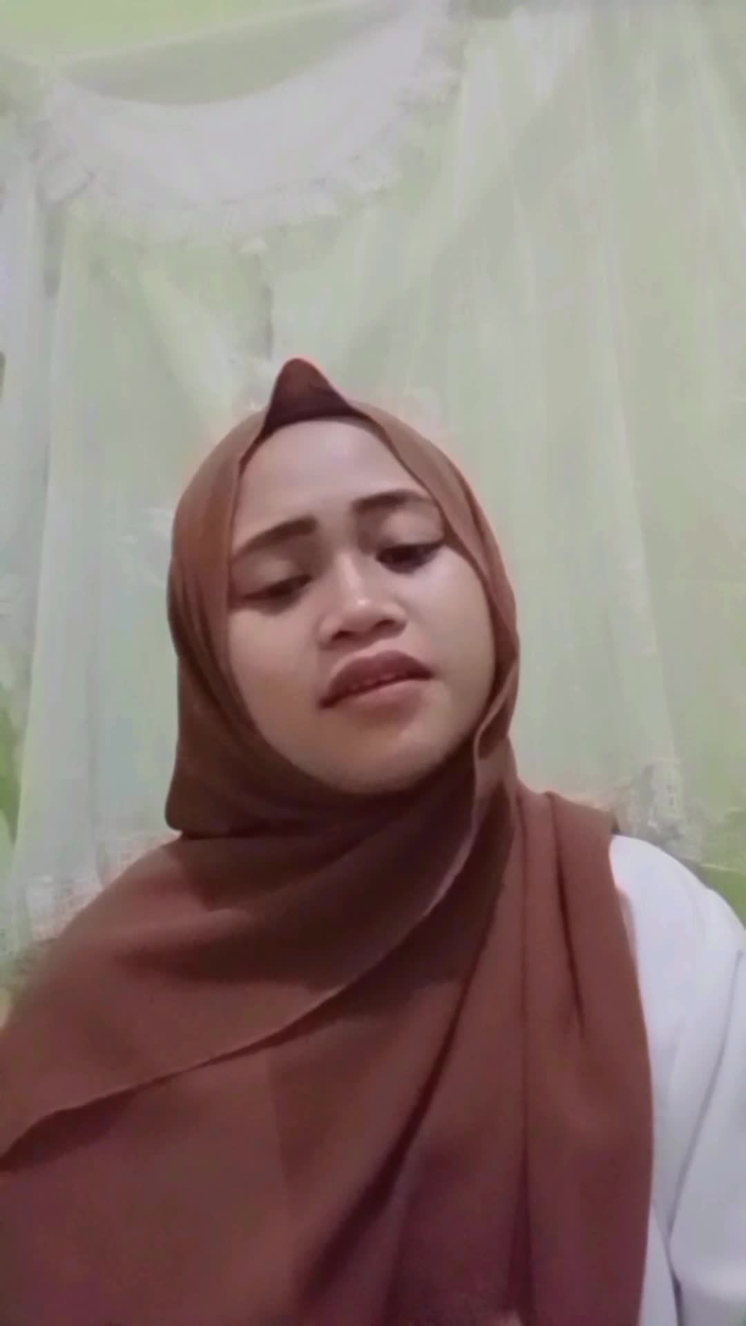 Fina Nurhidayah_Magelang_Jawa Tengah_18 tahun_Pelajar_hobi bernyanyi_
"Rindu Kekasih Allah"_#Voiceoframadhangtv