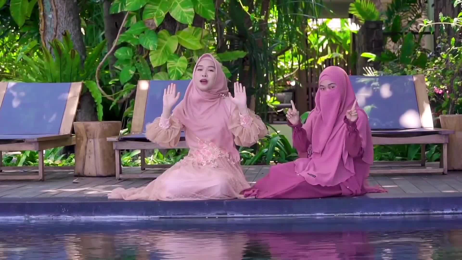  jangan salahkan hijab jika akhlaq seseorang belum baik