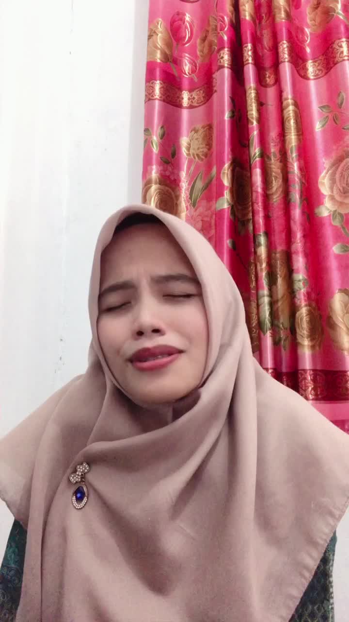 XFI2023 SOLO DEWI ASORA SARI 23 TAHUN KOTA MEDAN, KAB. LABUHANBATU SELATAN, IKAN DALAM KOLAM