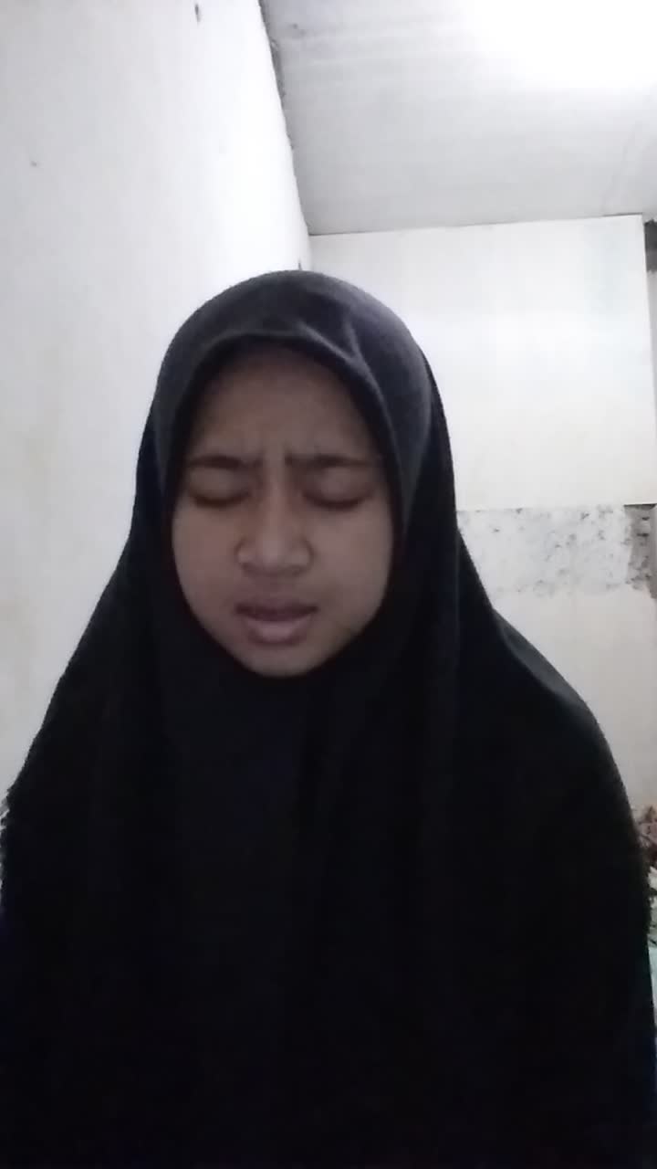 Dari ayang boleh aja berpaling,tapi dari Allah tak kan pernah berpaling