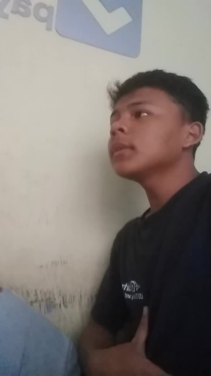 PADIL 17thn BOJONGGEDE BOGOT suka menyyi sejak cilik....ingin ikut audisi yang bisa menjadikan saya orang yang percaya diri