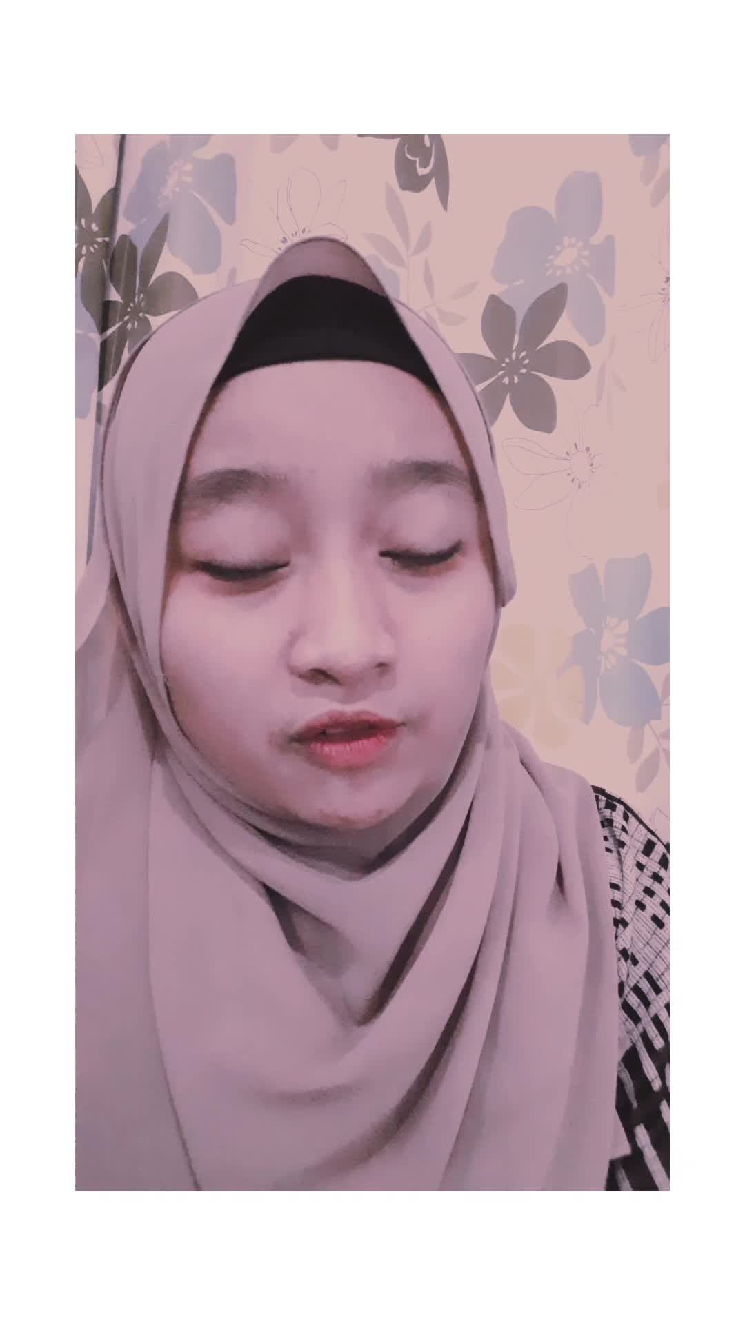 Syifa Puji Lestari_19th mau menginjak 20th_Bandung_Saya Membawakan Sebuah Lagu Yg Berjudul Ayat Ayat Cinta❤#voiceoframadangtv