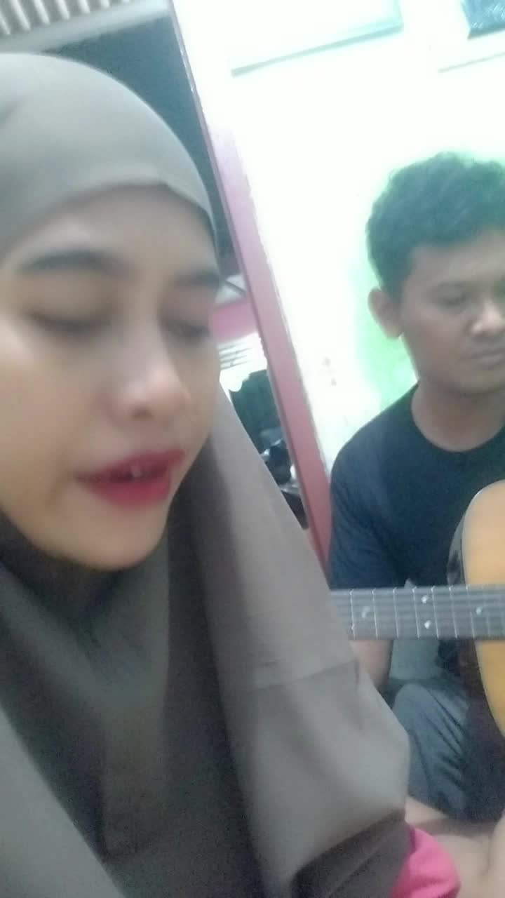 Rofiana anggriani, Cover Pupus