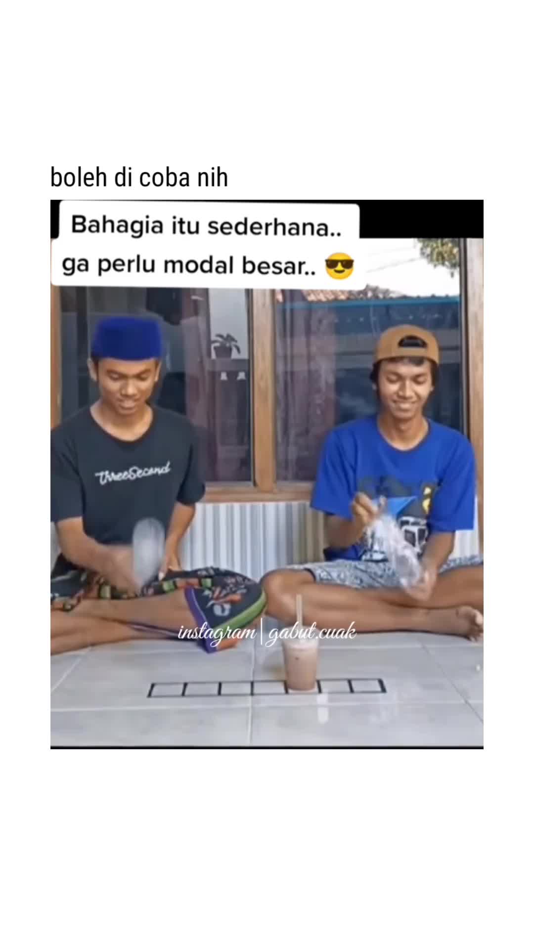 Asik dimaenin sama kawan. Daripada sibuk maen gadget 