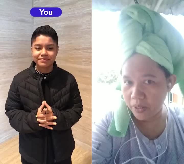 baru abis keramas di ajak live ,jadi reporter dadakan