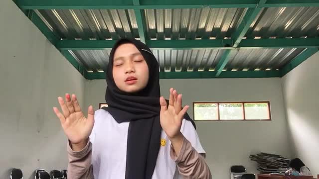 Intan Dewina Antonia _ 19 Tahun _ Kota Sukabumi _ Ana uhibbuka Fillah #TheVoiceOfRamadhanGTV