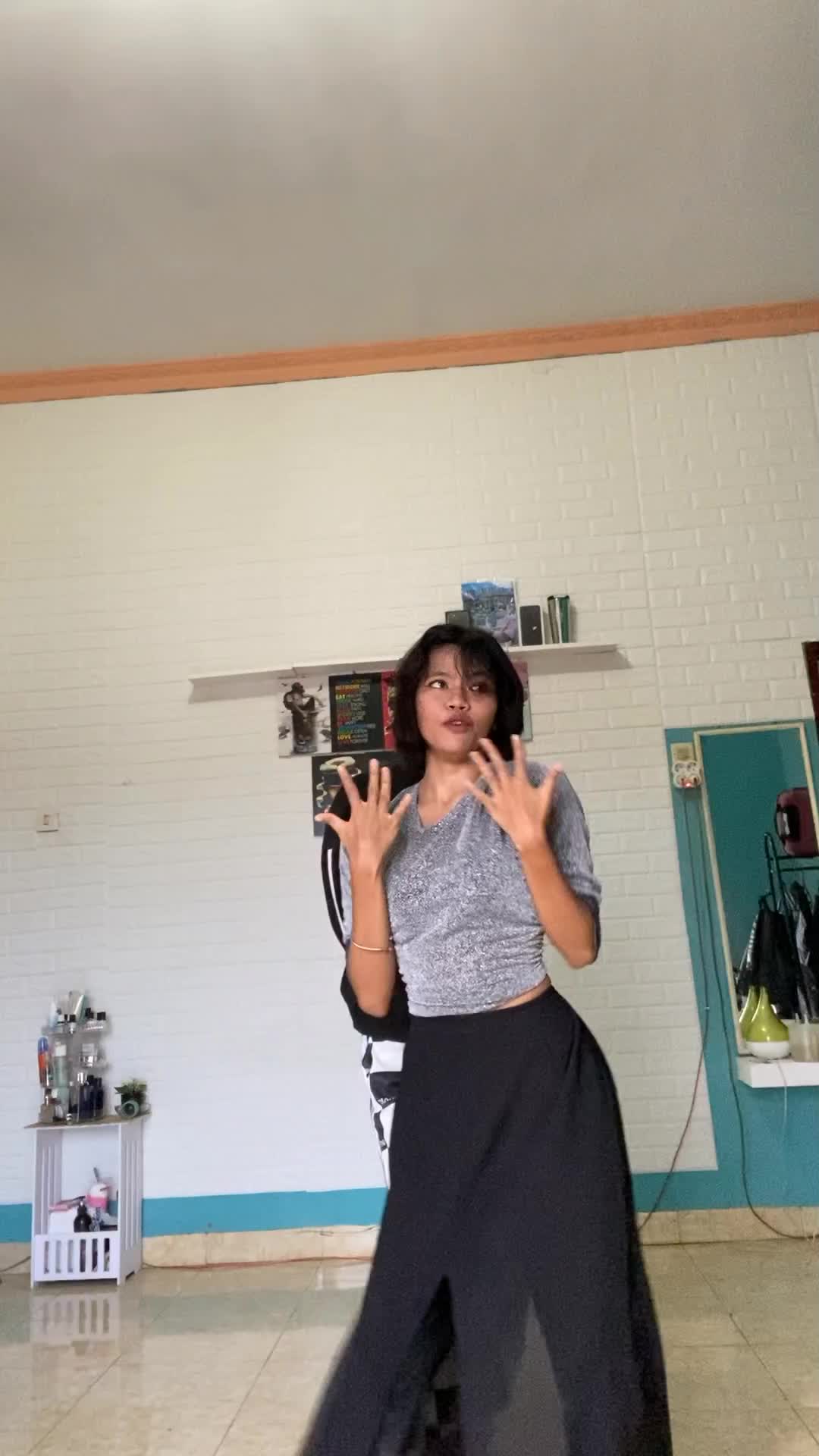 XFI2021 GROUP THE DIFFERENT 23TH KOTA BINJAI SIK ASIK AYU TING TING