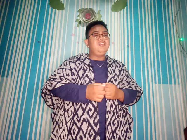 Nama : Muhaimin Iskandar. Usia: 22 Th. Asal : DKI Jakarta. Judul Sholawat : Ya Rasulullah Ya Habiballah.. Semoga bisa banggakan keluarga.